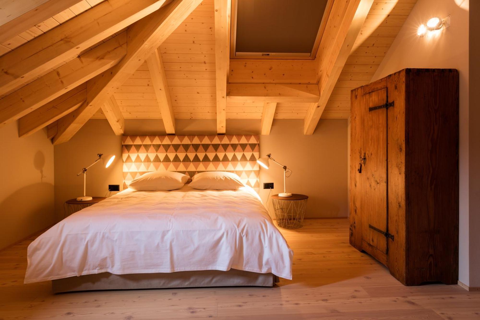 Loft Suite Attic,503884086:JPEG